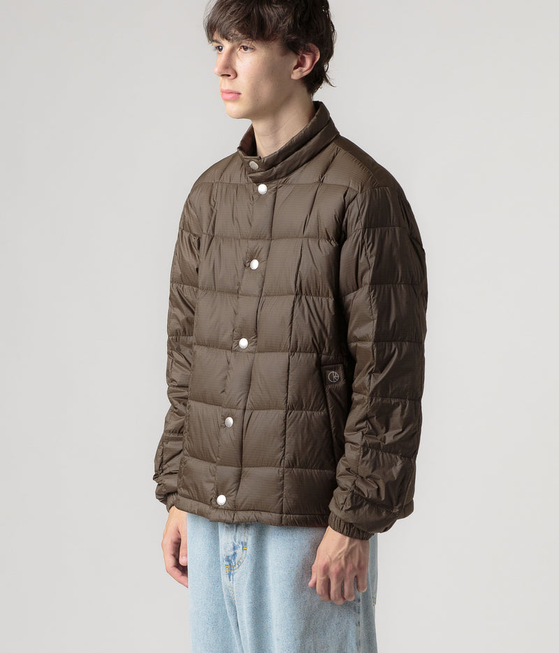 Polar Lightweight Puffer Jacket in Brown