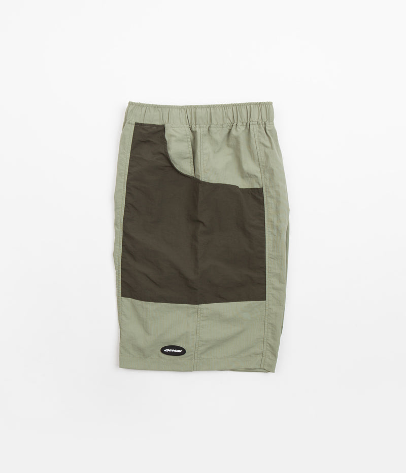 Quasi Solo Shorts in Moss