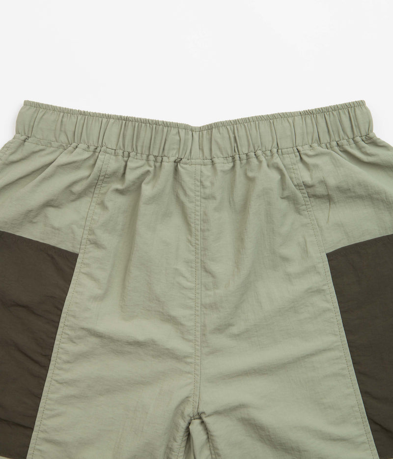 Quasi Solo Shorts in Moss