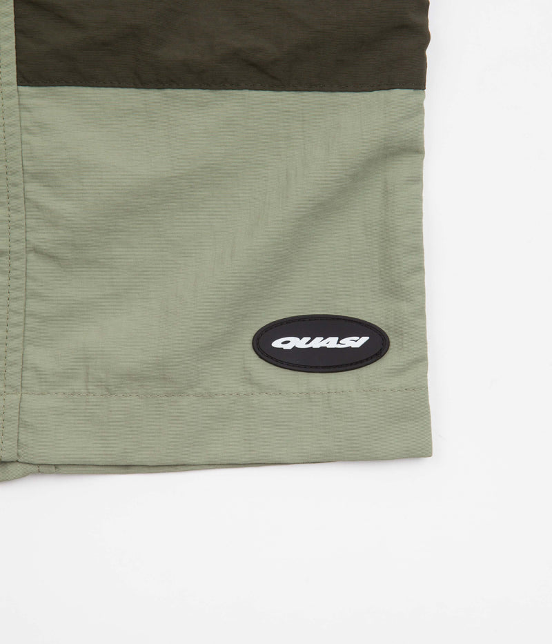 Quasi Solo Shorts in Moss