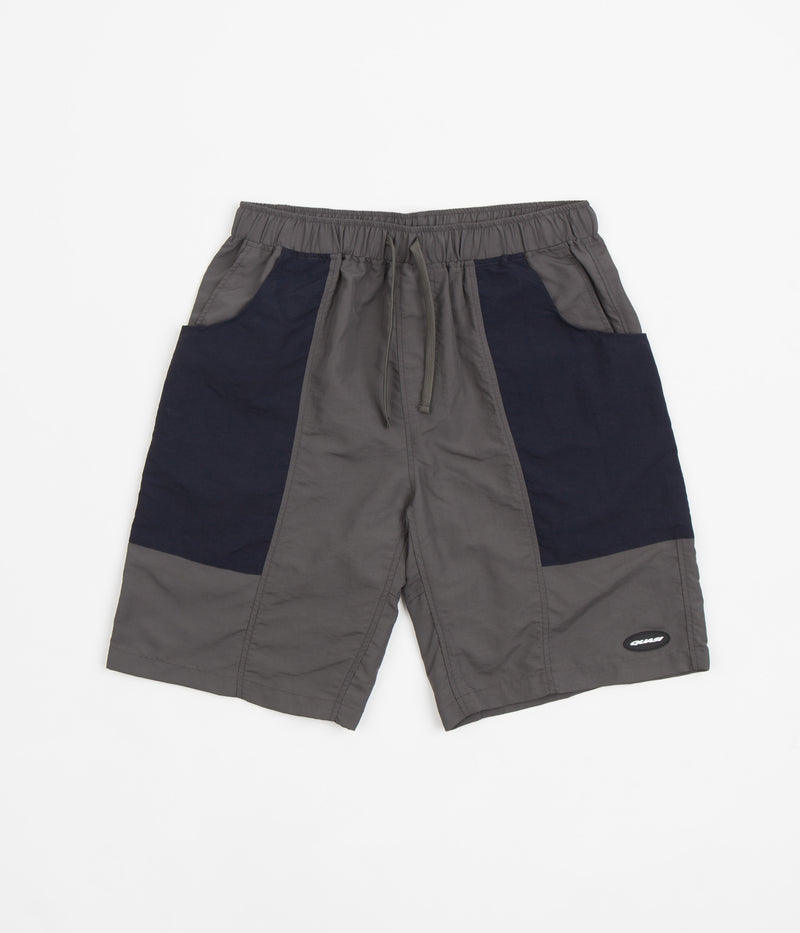 Quasi Solo Shorts in Stone