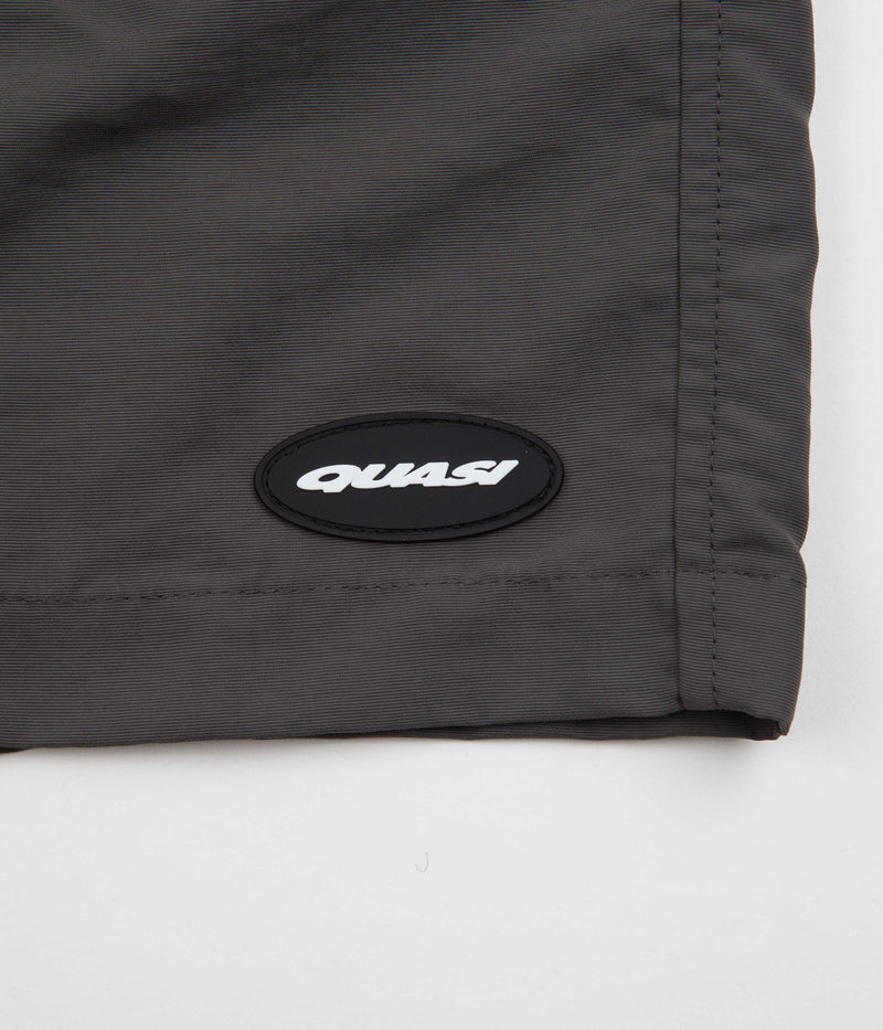 Quasi Solo Shorts in Stone
