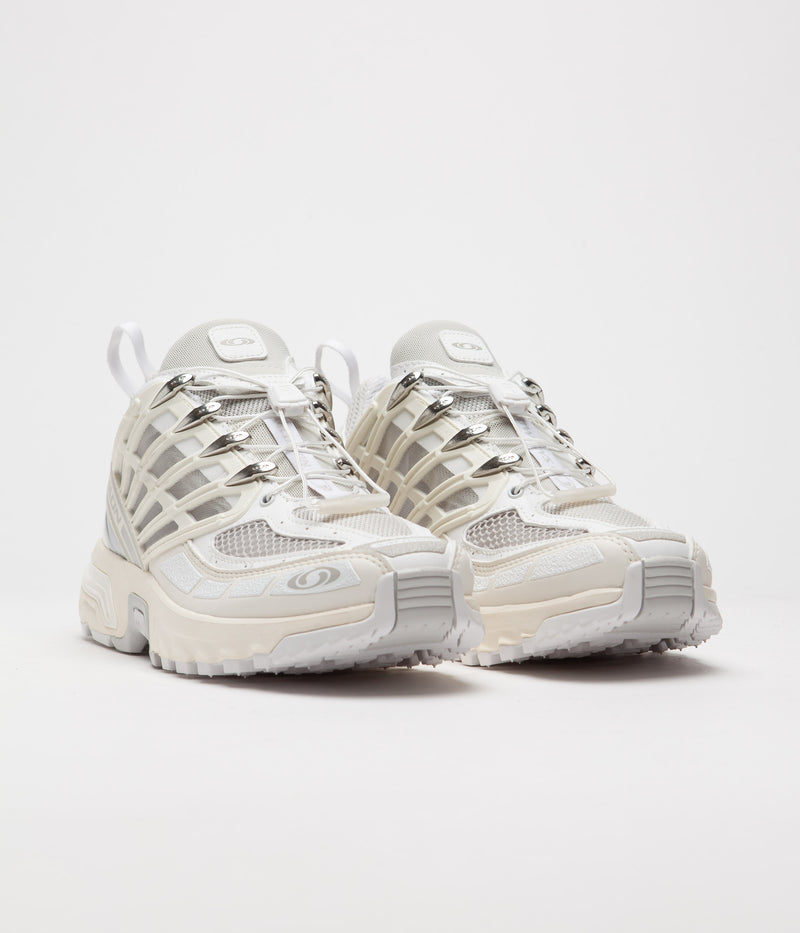 Salomon ACS Pro Shoes in White and Vanilla Ice / Lunar Rock