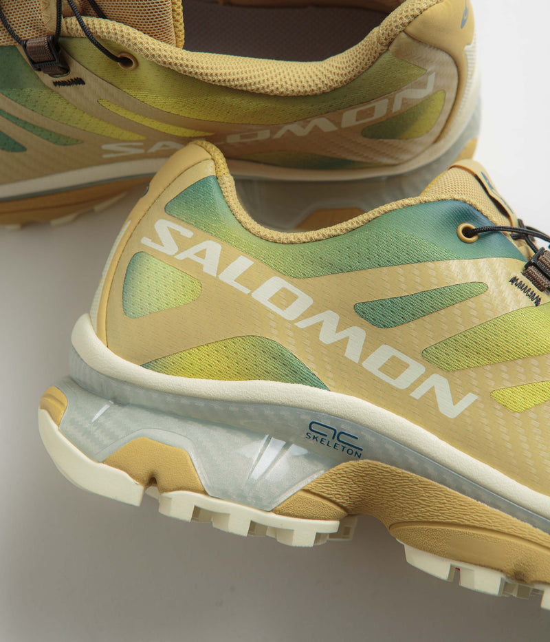 Salomon XT-4 OG Aurora Borealis Shoes in Southern Moss and Transparent Yellow / Deep Dive