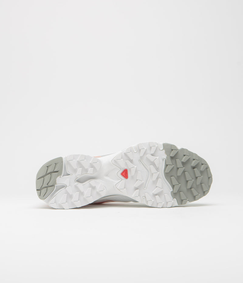 Salomon XT-4 OG Shoes in White and Green Ash / Coral
