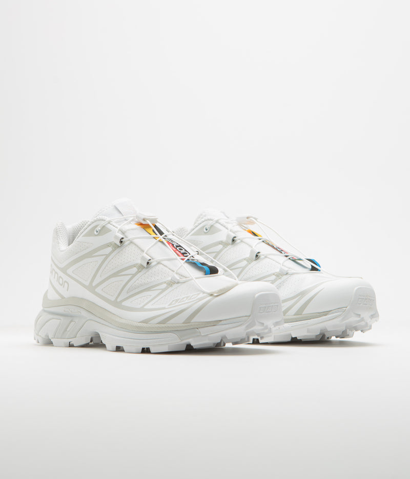 Salomon XT-6 Shoes in White and White / Lunar Rock