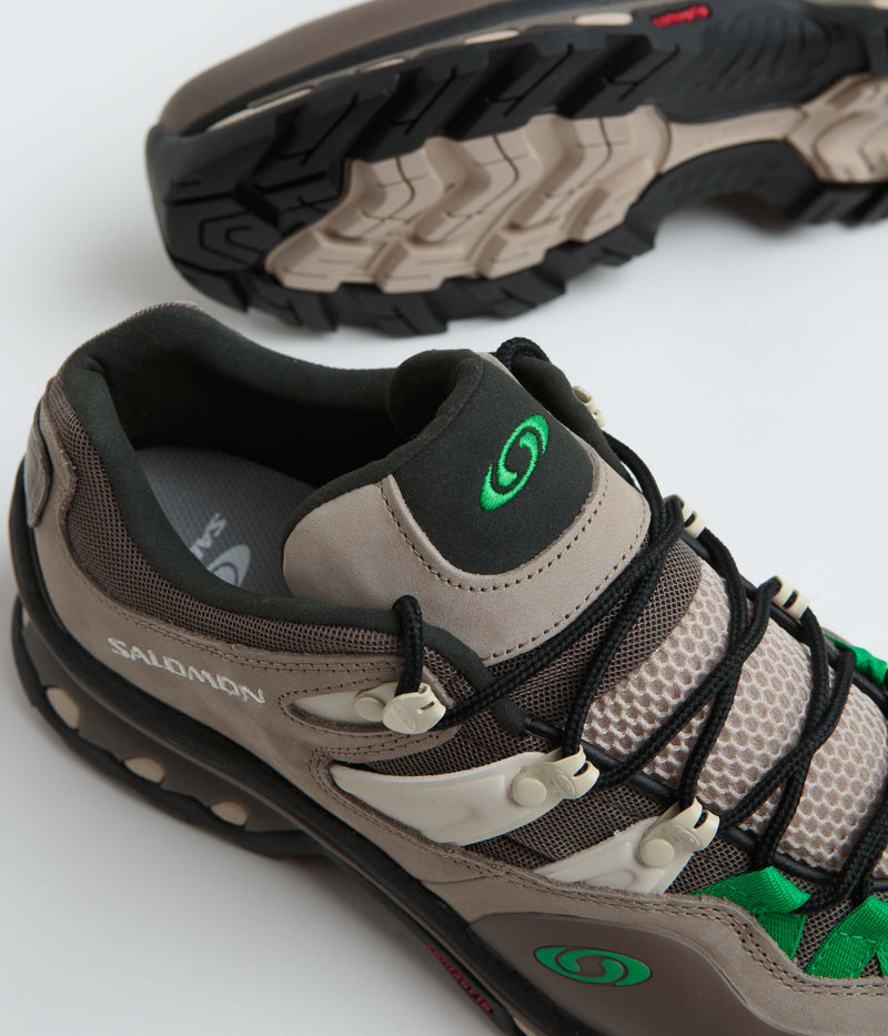 Salomon XT-Quest 2 Shoes in Falcon and Cement / Bright Green