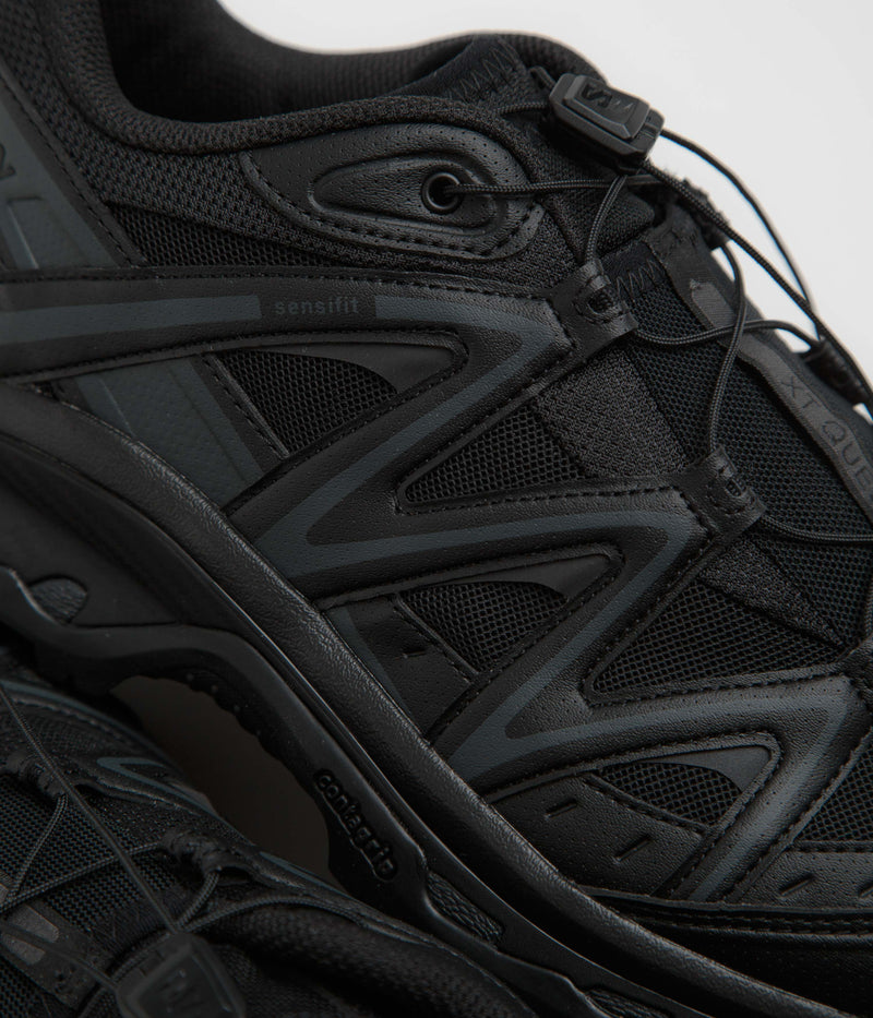 Salomon XT-Quest Shoes in Black and Black / Phantom