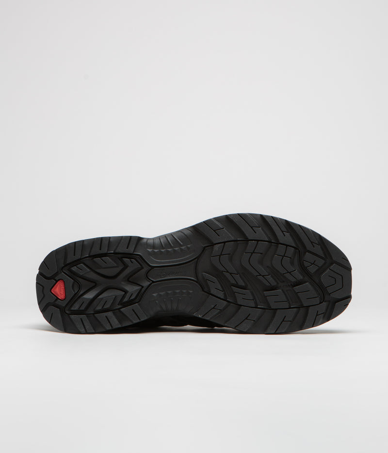 Salomon XT-Quest Shoes in Black and Black / Phantom