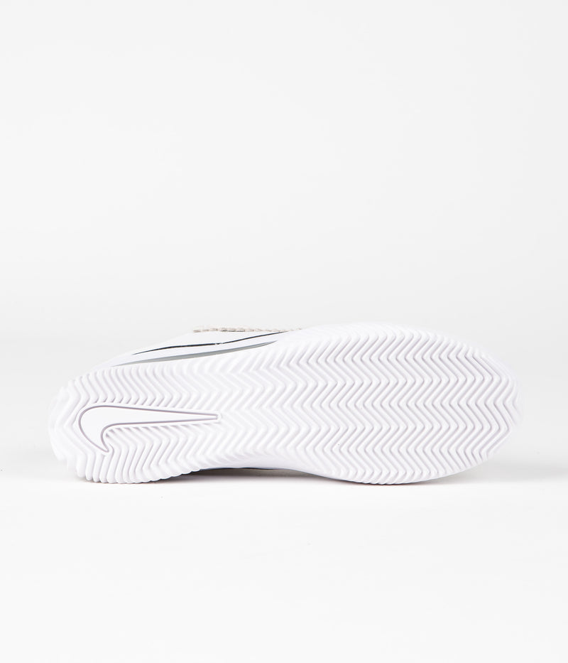 Nike SB BRSB Shoes in White and Black and White - Black