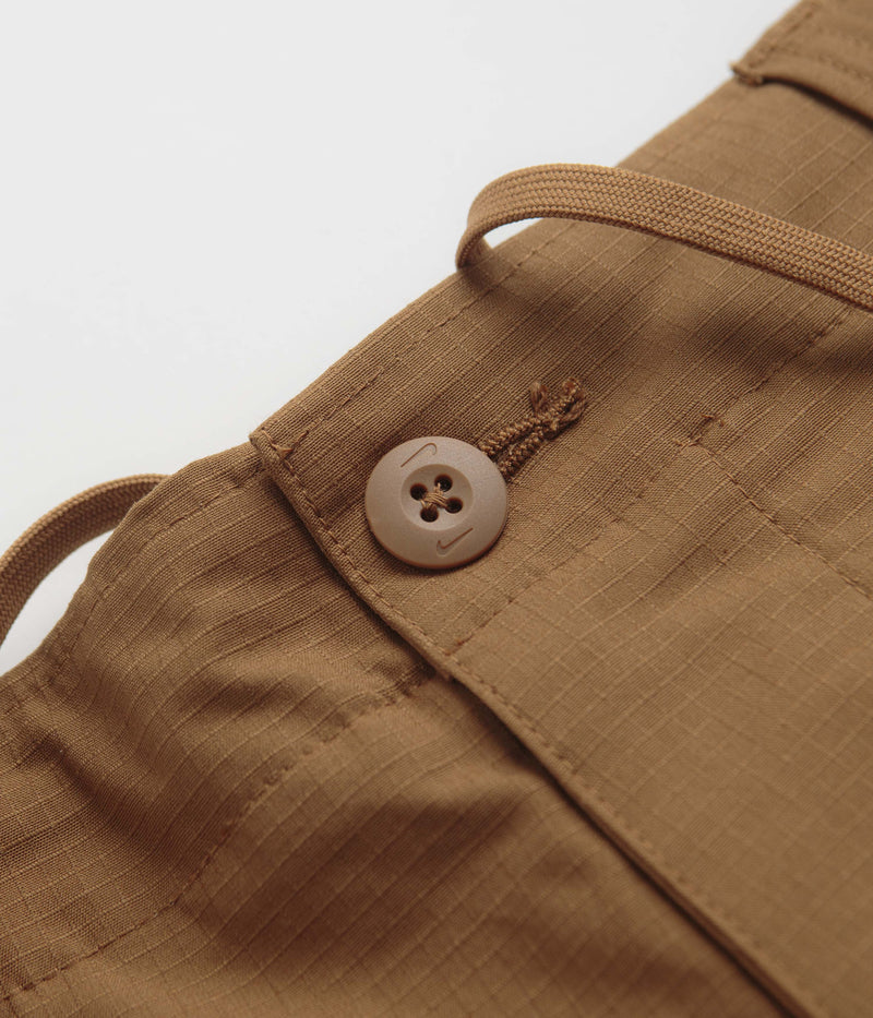 Nike SB Cargo Shorts in Ale Brown and White