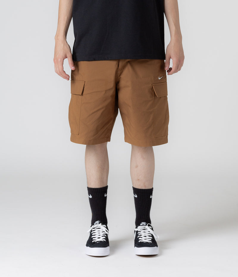 Nike SB Cargo Shorts in Ale Brown and White