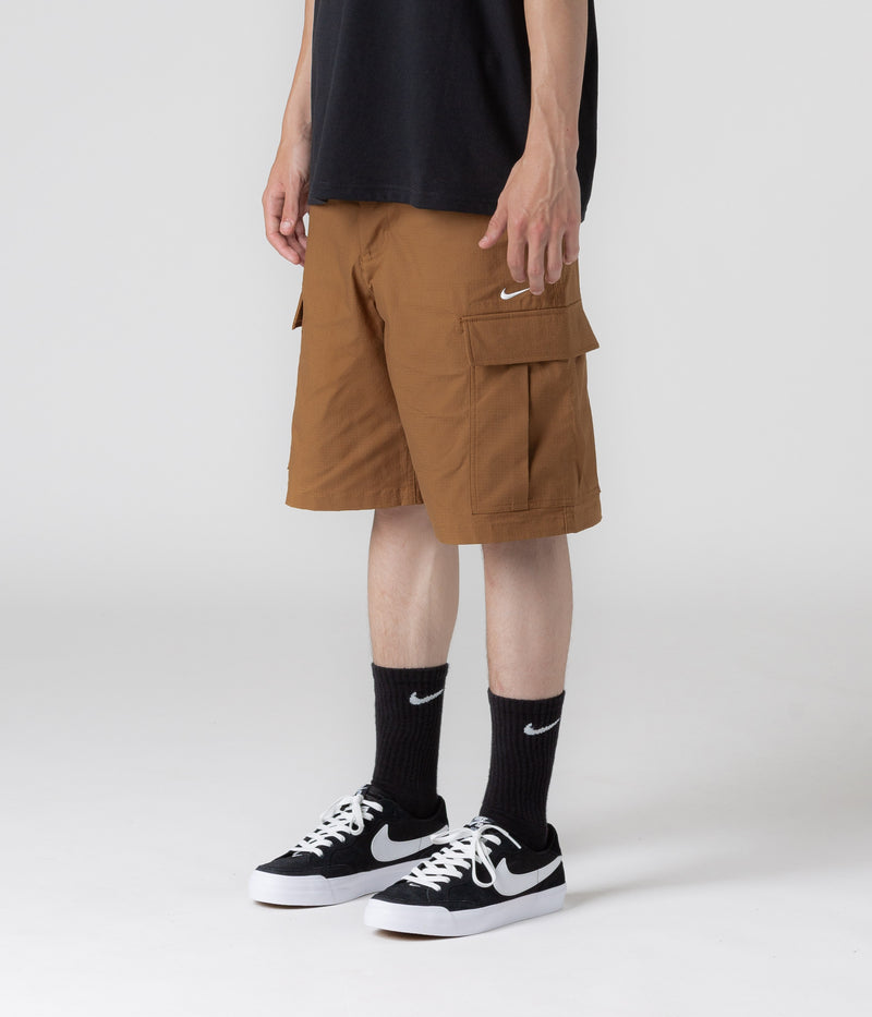 Nike SB Cargo Shorts in Ale Brown and White