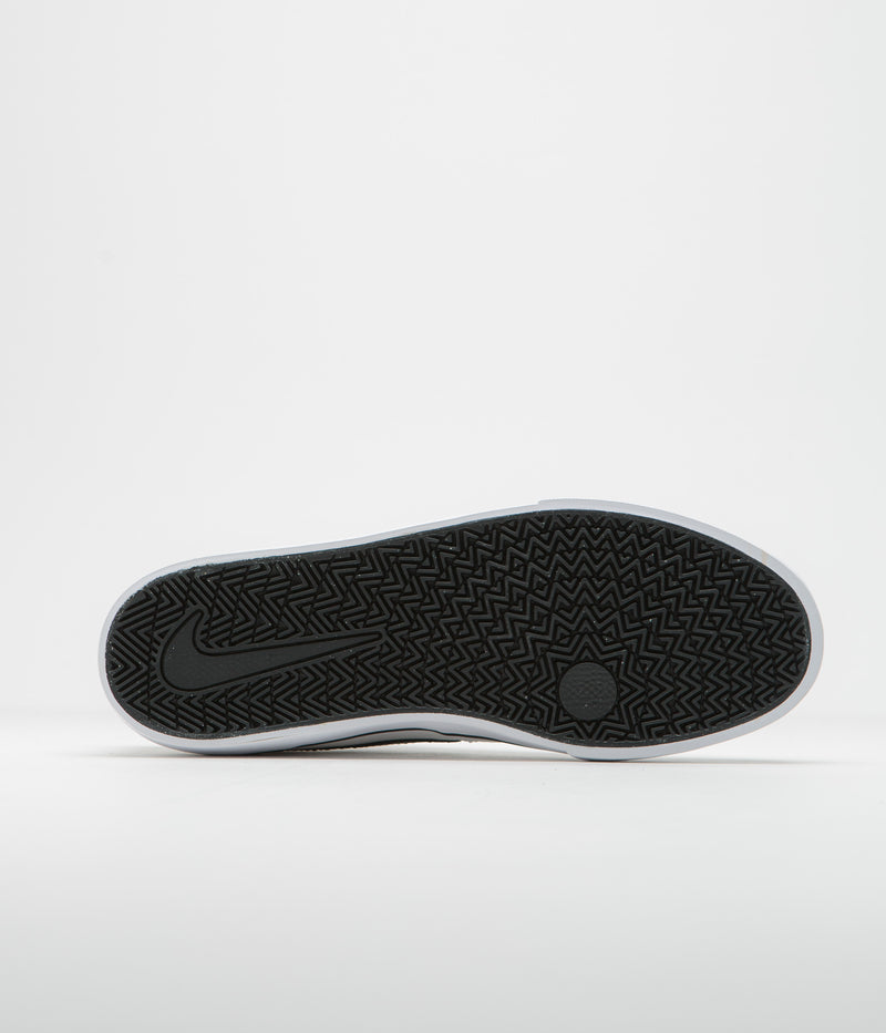 Nike SB Chron 2 Canvas Shoes in White and Black and White