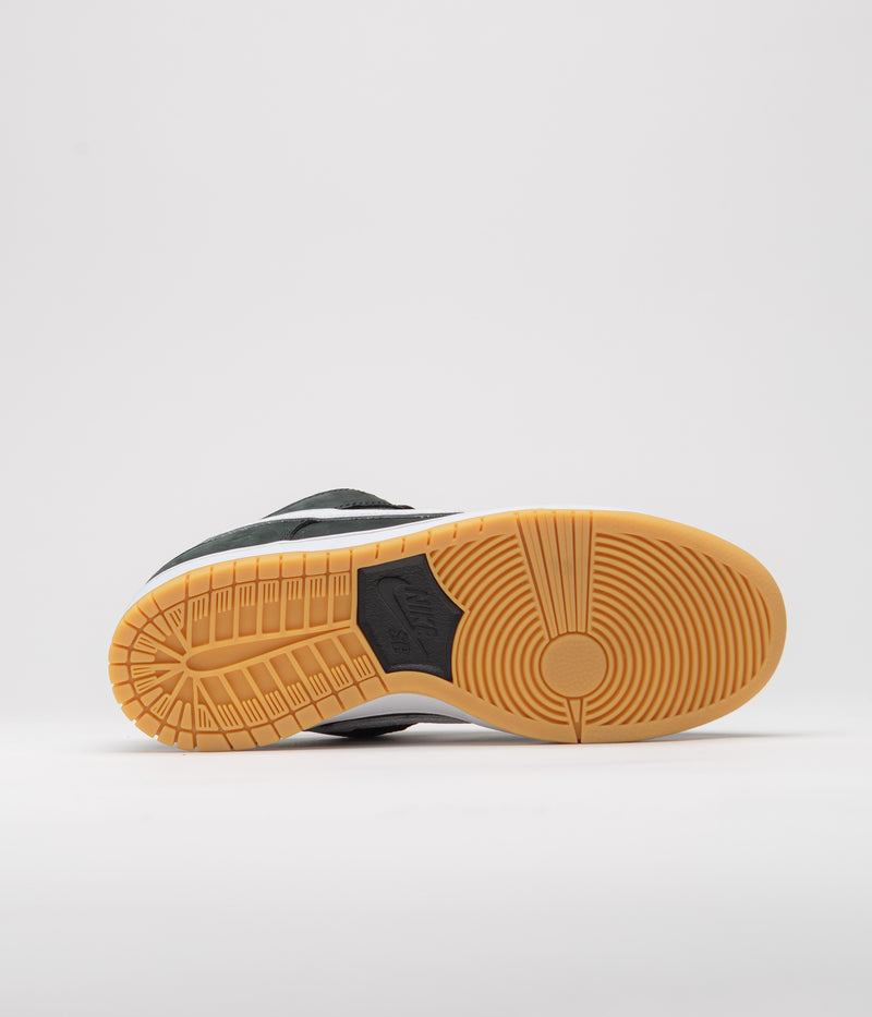 Nike SB Dunk Low Pro Shoes in Black and White and Black - Gum Light Brown