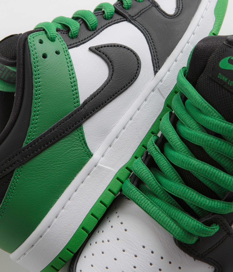 Nike SB Dunk Low Pro Shoes in Classic Green and Black and White - Classic Green - Black