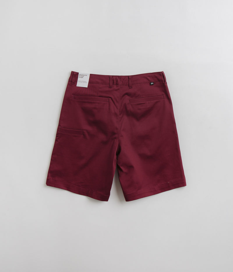 Nike SB El Chino Shorts in Dark Team Red