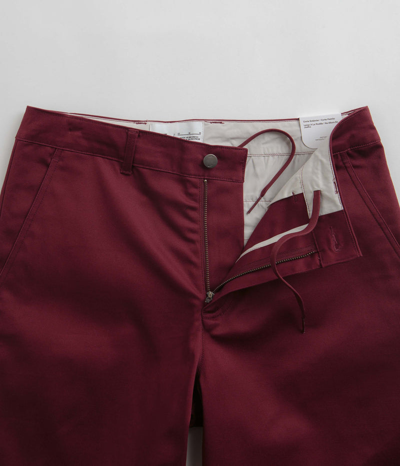 Nike SB El Chino Shorts in Dark Team Red