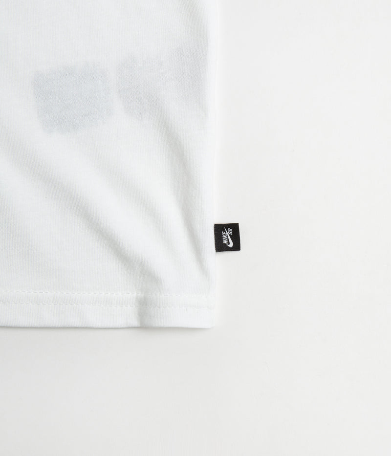 Nike SB Essentials Long Sleeve T-Shirt in White