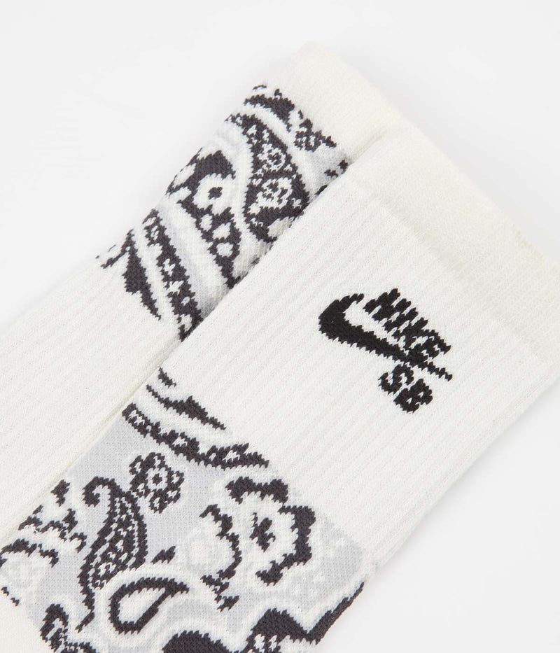 Nike SB Everyday Max Lightweight Crew Socks (3 Pair) in White and Paisley