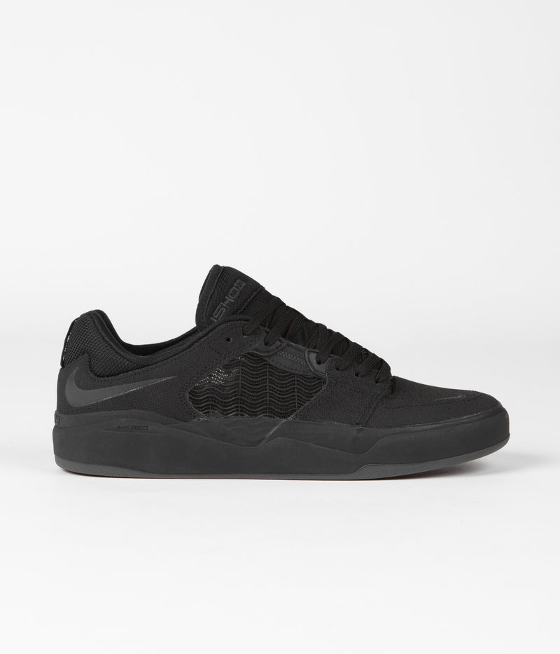 Nike SB Ishod Premium Shoes in Black and Black and Black - Black