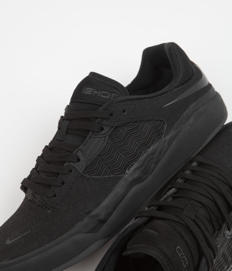 Nike SB Ishod Premium Shoes in Black and Black and Black - Black