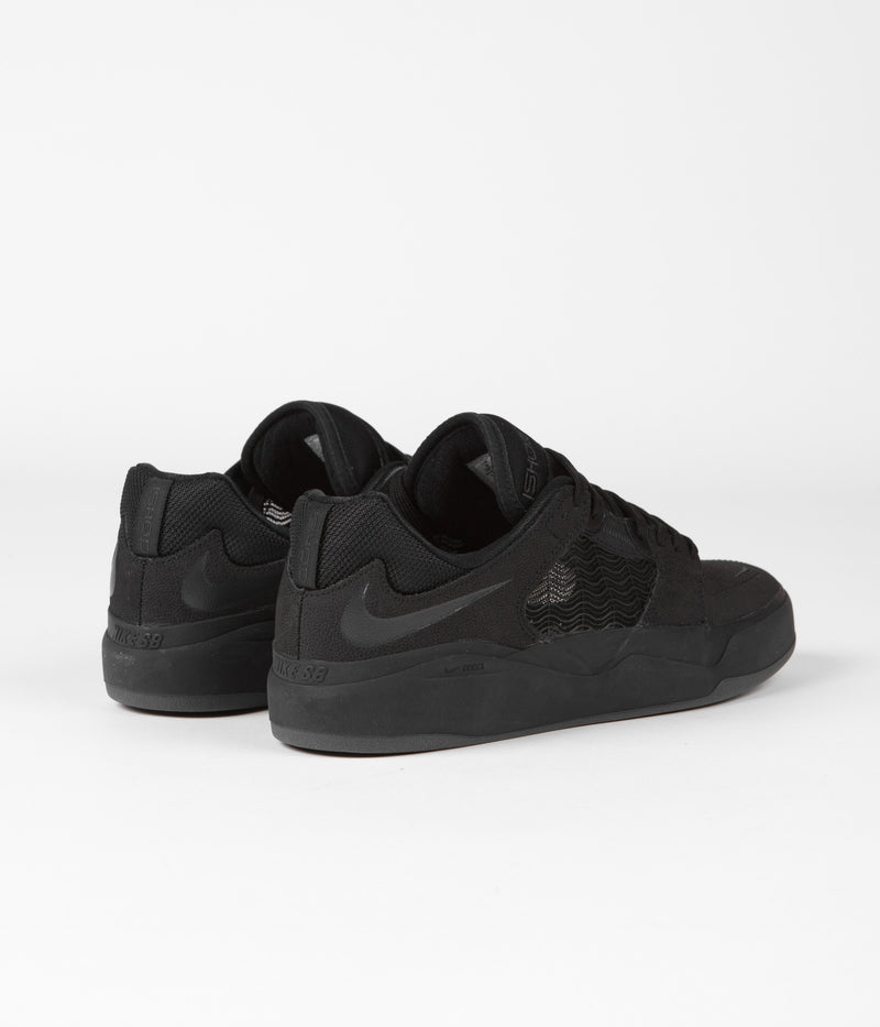 Nike SB Ishod Premium Shoes in Black and Black and Black - Black