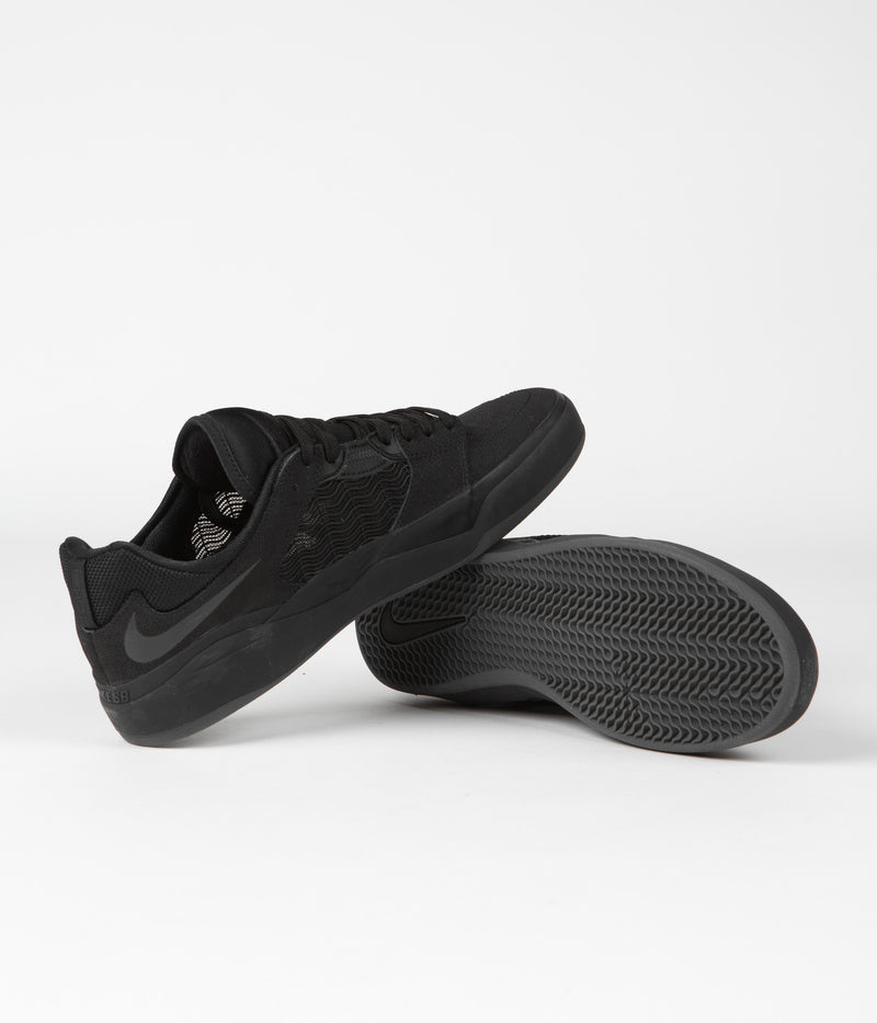 Nike SB Ishod Premium Shoes in Black and Black and Black - Black