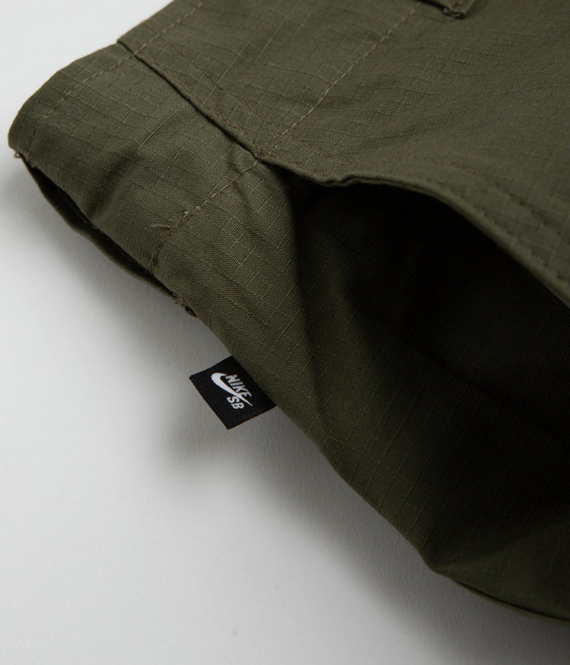 Nike SB Kearny Cargo Pants in Medium Olive