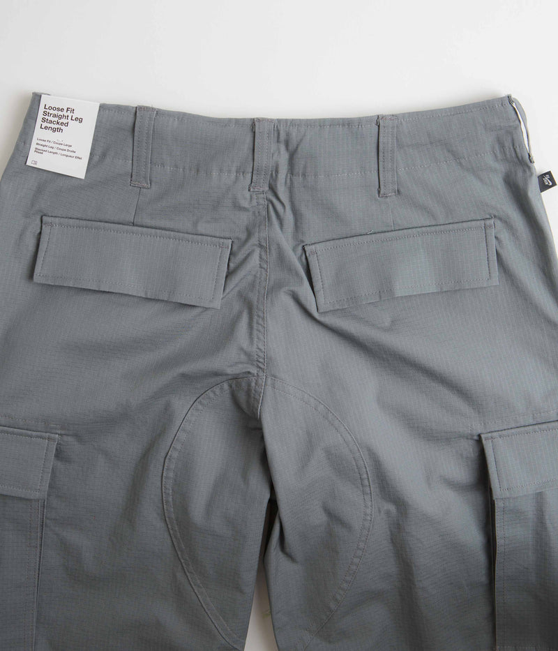 Nike SB Kearny Cargo Pants in Smoke Grey
