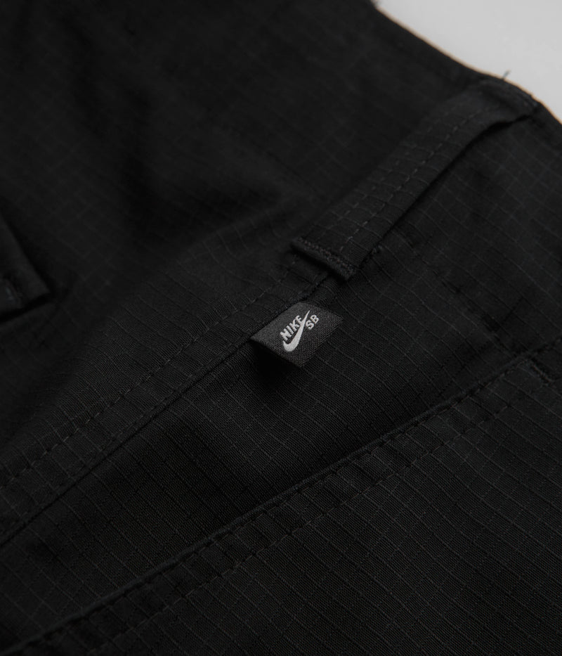Nike SB Kearny Cargo Shorts in Black