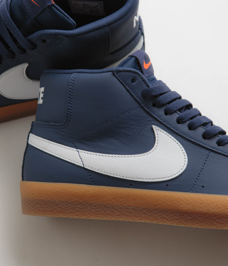 Nike SB Orange Label Blazer Mid Shoes in Navy and White and Navy - Gum Light Brown