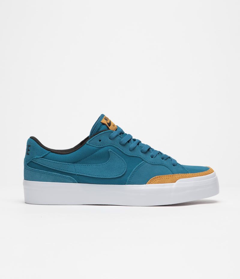 Nike SB Pogo Plus Premium Shoes in Green Abyss and Green Abyss and Desert Ochre