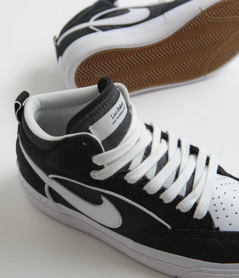 Nike SB React Leo Shoes in Black and White and Black - Gum Light Brown