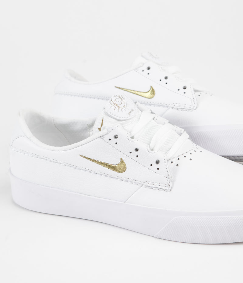 Nike SB Shane Premium Shoes in White and Metallic Gold and White - White