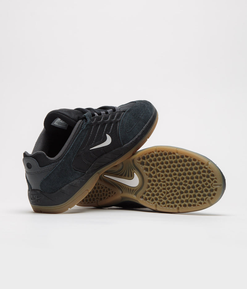 Nike SB Vertebrae Shoes in Black and Summit White and Anthracite - Black
