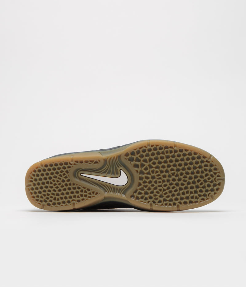 Nike SB Vertebrae Shoes in Black and Summit White and Anthracite - Black