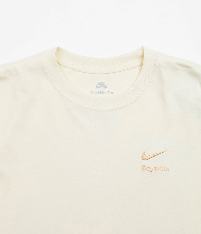 Nike SB x Doyenne T-Shirt in Coconut Milk