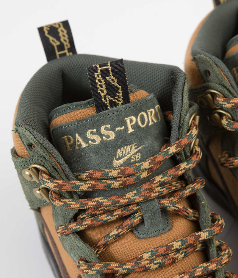 Nike SB x Pass~Port Dunk High Pro Shoes in Carbon Green and Cider and Wheat Gold
