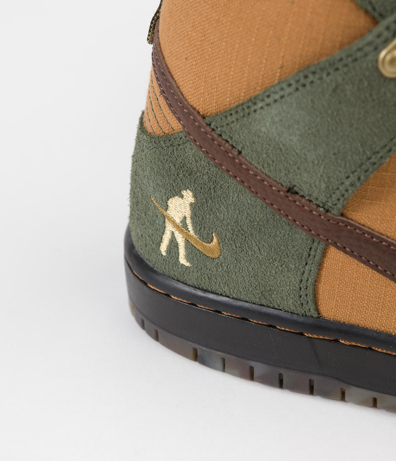 Nike SB x Pass~Port Dunk High Pro Shoes in Carbon Green and Cider and Wheat Gold