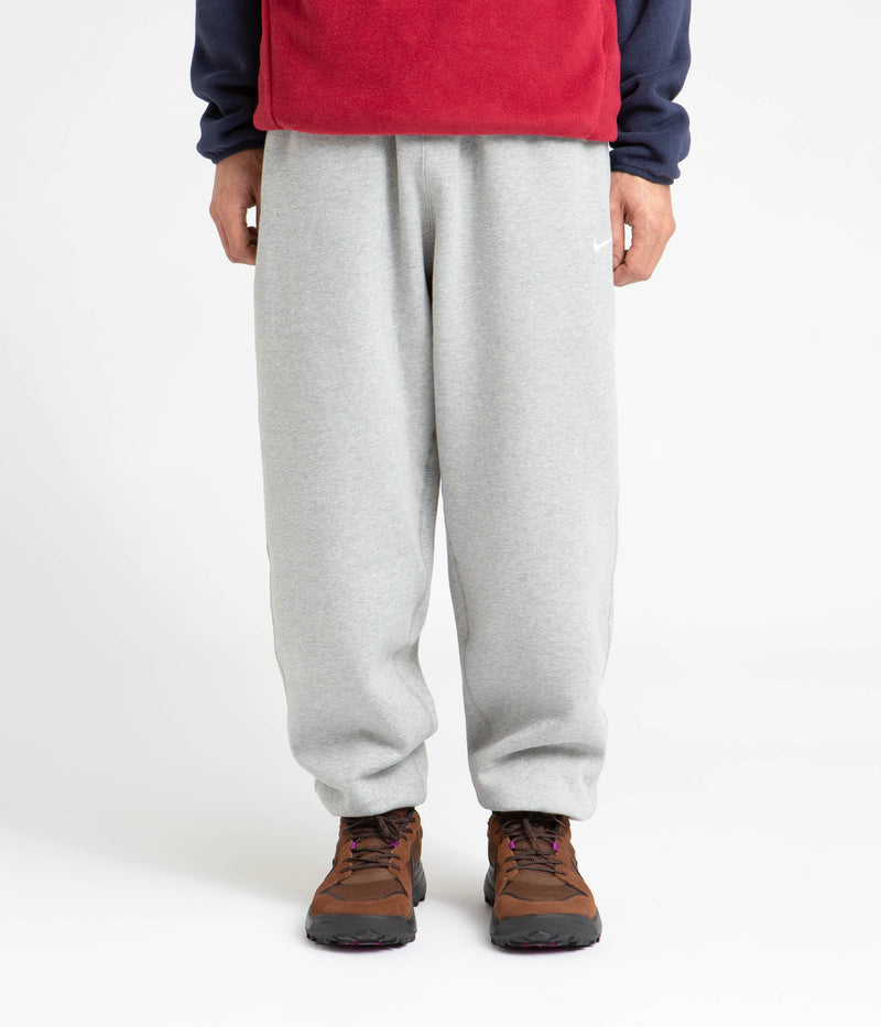 Nike Solo Swoosh Fleece Sweatpants in Dark Grey Heather and White