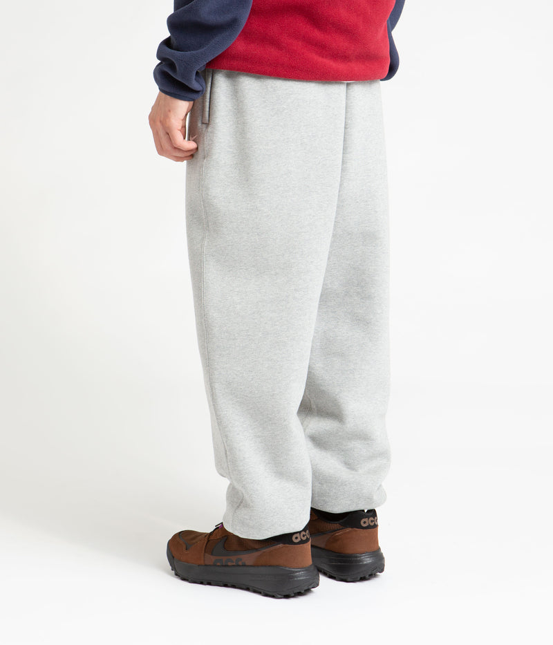 Nike Solo Swoosh Fleece Sweatpants in Dark Grey Heather and White