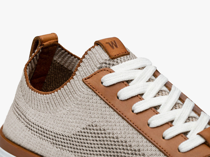 mocha / white