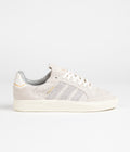 Adidas Tyshawn Low Shoes in Chalk White and Grey One / Cream White