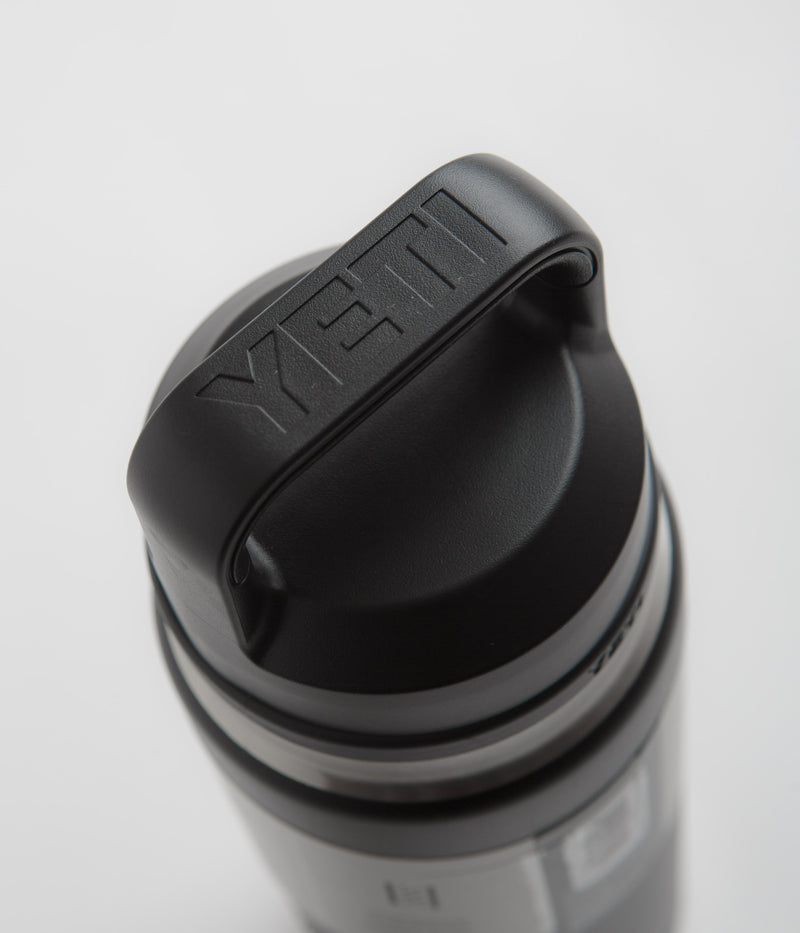 Yeti Chug Cap Rambler Bottle 26oz in Black