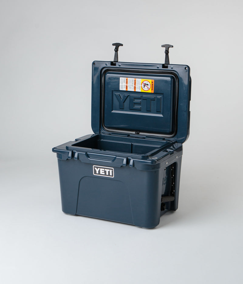 Yeti Tundra 35 Hard Cooler in Navy