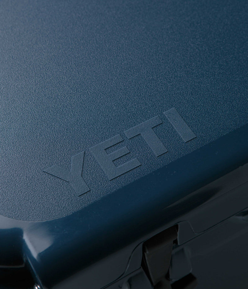 Yeti Tundra 35 Hard Cooler in Navy